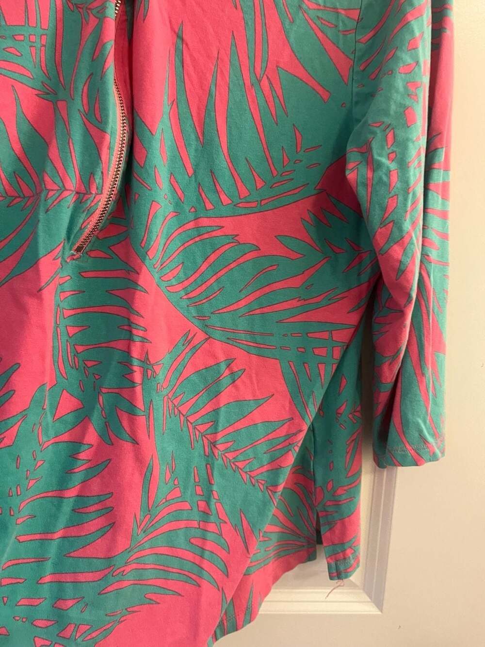 Belle by Kim Gravel TripleLuxe Knit Palm Leaf Print Zip Front 3/4 Sleeve Top - Picture 4 of 4